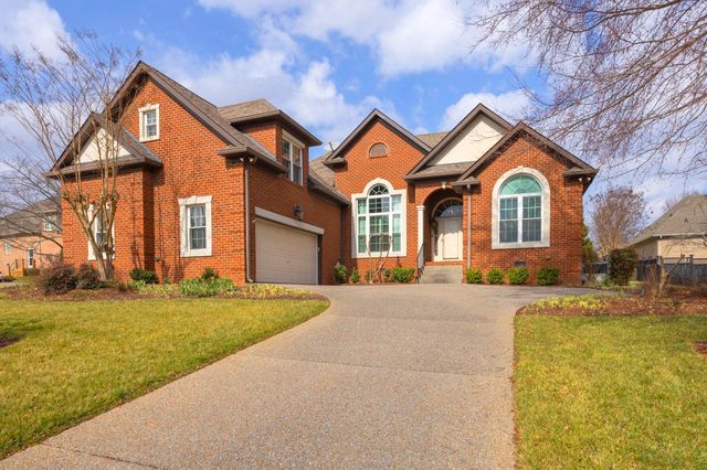 104 Stoneway, Hendersonville, TN 37075