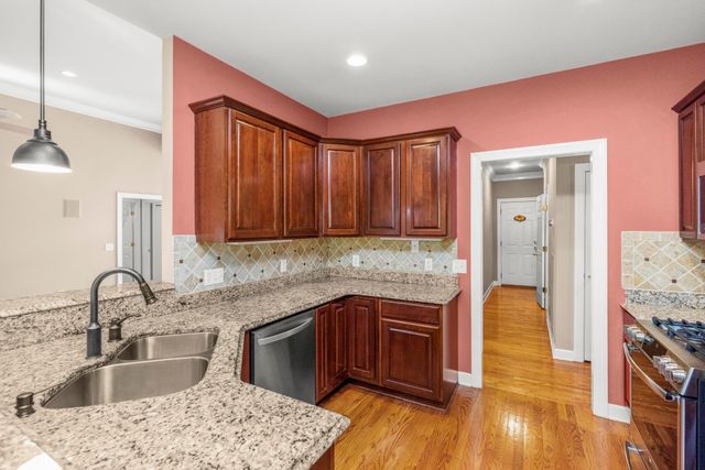 104 Stoneway, Hendersonville, TN 37075