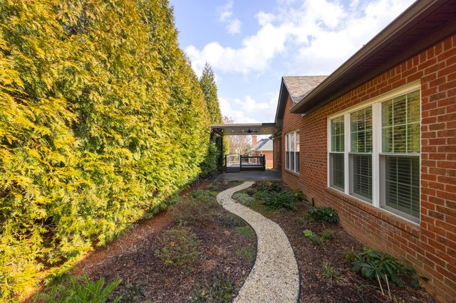 104 Stoneway, Hendersonville, TN 37075