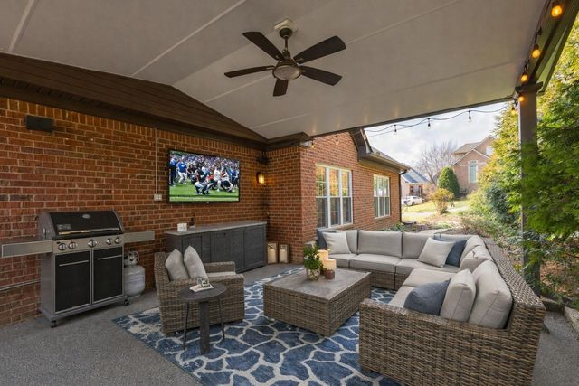 104 Stoneway, Hendersonville, TN 37075