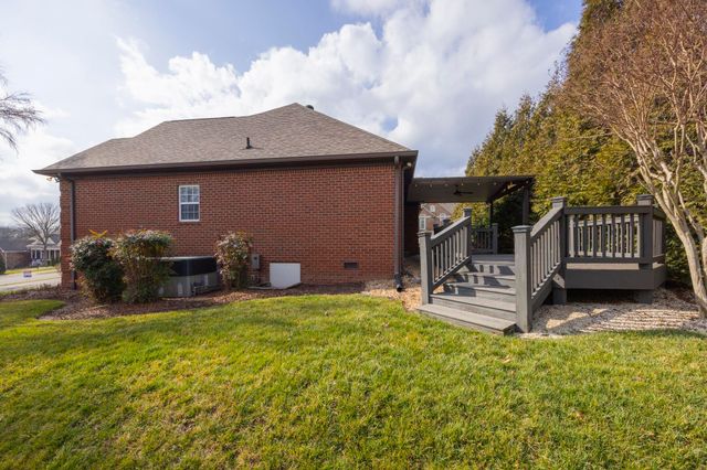 104 Stoneway, Hendersonville, TN 37075