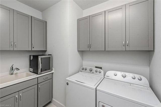 2756 Amaranda CT, Naples, FL 34114