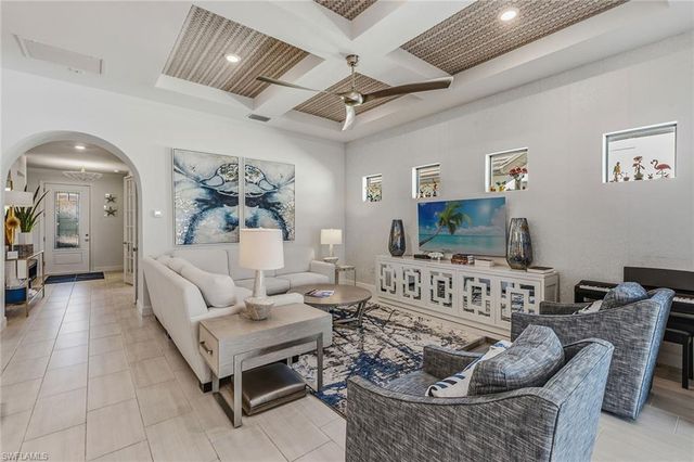 2756 Amaranda CT, Naples, FL 34114