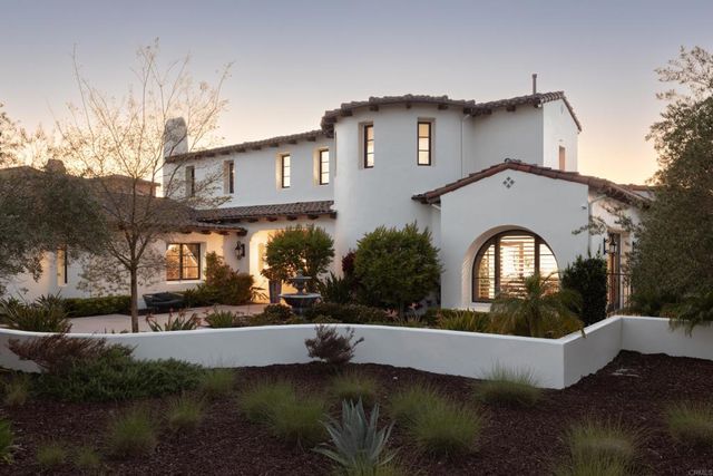 8136 Entrada de Luz E, San Diego, CA 92127