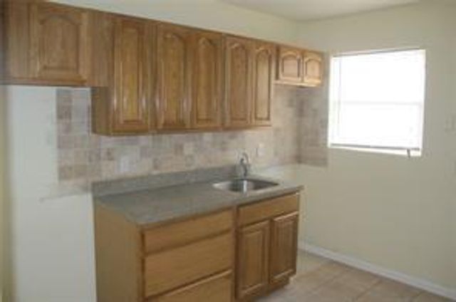 93 NE 7th Ct 2, Deerfield Beach, FL 33441