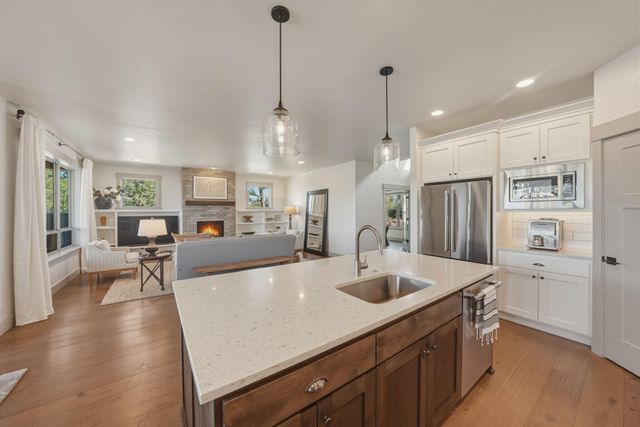 2005 NW Glassow Drive, Bend, OR 97703