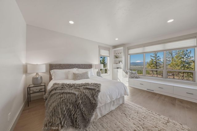 2005 NW Glassow Drive, Bend, OR 97703