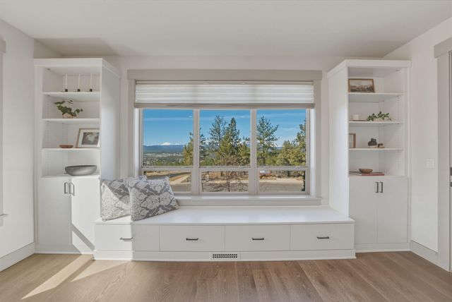 2005 NW Glassow Drive, Bend, OR 97703