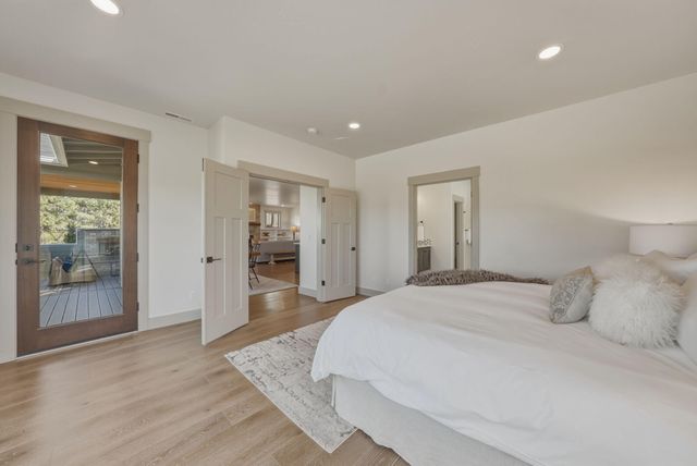 2005 NW Glassow Drive, Bend, OR 97703