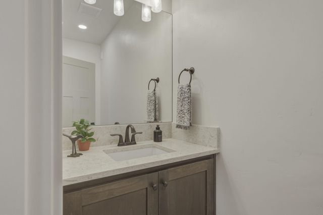 2005 NW Glassow Drive, Bend, OR 97703