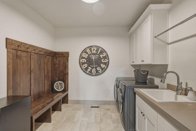 2005 NW Glassow Drive, Bend, OR 97703