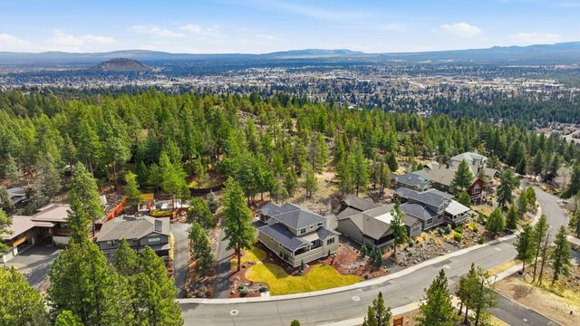 2005 NW Glassow Drive, Bend, OR 97703