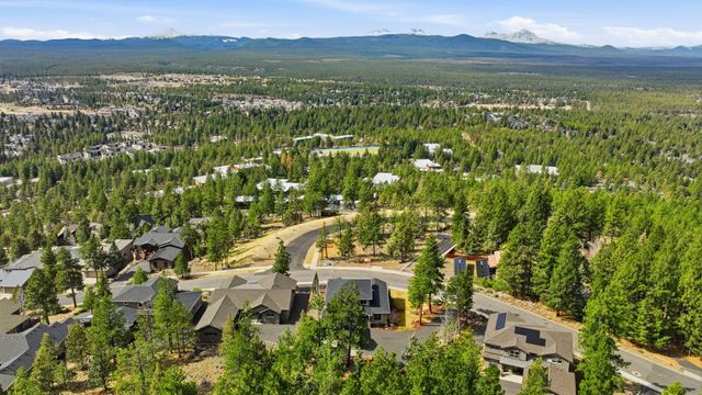 2005 NW Glassow Drive, Bend, OR 97703