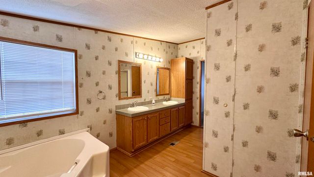 20855 SOUTH Street, Westfrank, IL 62890