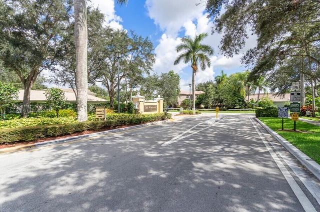 4912 NW 55TH Boulevard, Coconut Creek, FL 33073