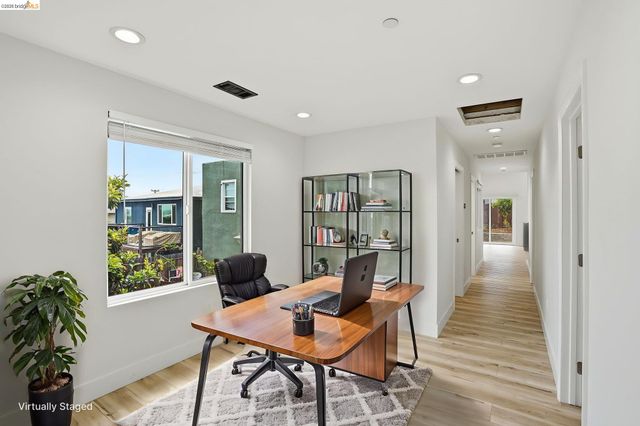 2469 Potter St, Oakland, CA 94601