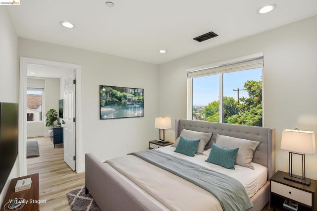 2469 Potter St, Oakland, CA 94601