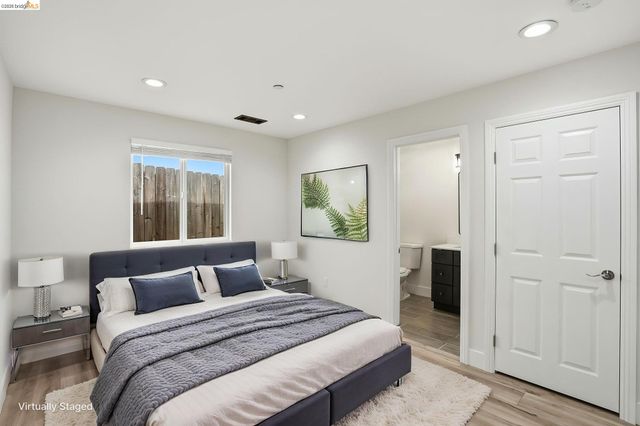 2469 Potter St, Oakland, CA 94601