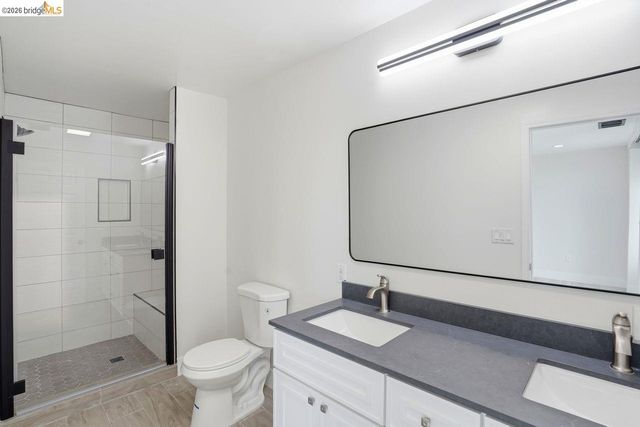 2469 Potter St, Oakland, CA 94601