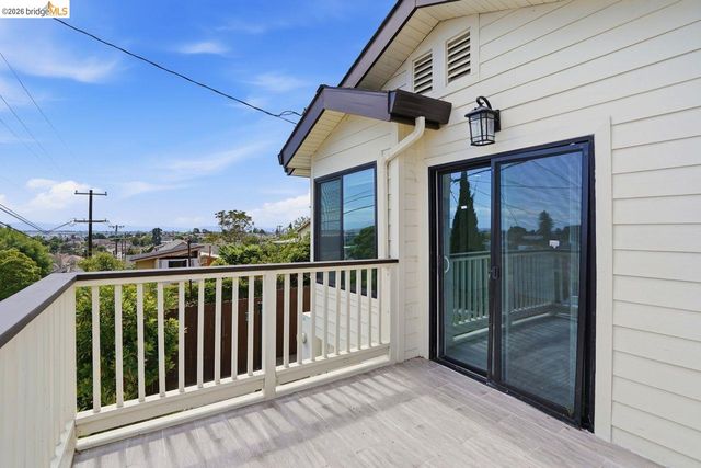2469 Potter St, Oakland, CA 94601