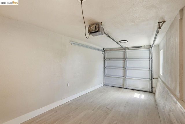 2469 Potter St, Oakland, CA 94601