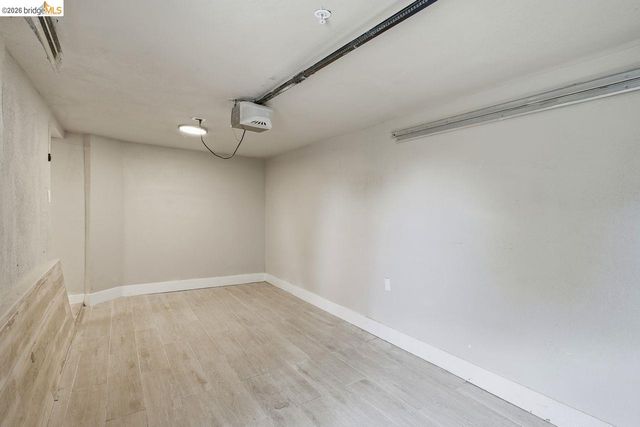 2469 Potter St, Oakland, CA 94601