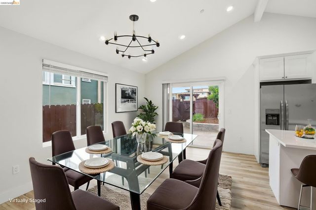 2469 Potter St, Oakland, CA 94601