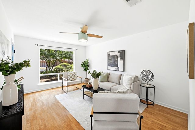 905 Emerald Wood DR, Austin, TX 78745