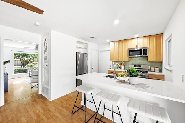 905 Emerald Wood DR, Austin, TX 78745