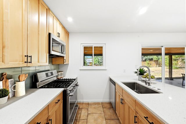 905 Emerald Wood DR, Austin, TX 78745
