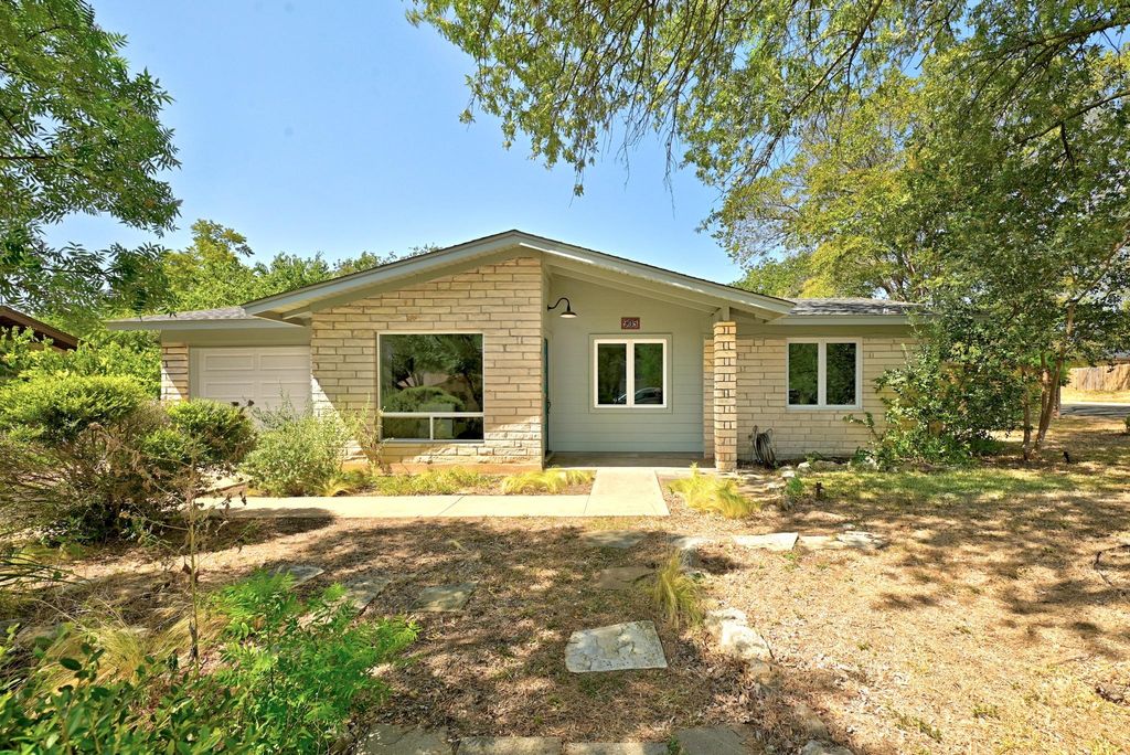 905 Emerald Wood DR, Austin, TX 78745