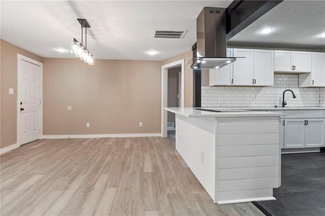 2020 Brickel Boulevard, Kansas City, KS 66104