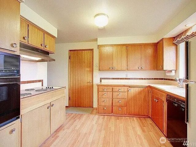 88 Monterey Place NE, Renton, WA 98056