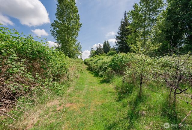 6011 Medcalf Road, Bellingham, WA 98226