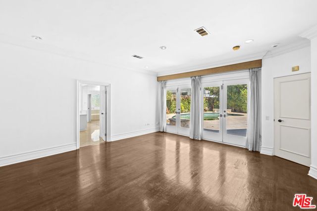 716 N Beverly Drive, Beverly Hills, CA 90210