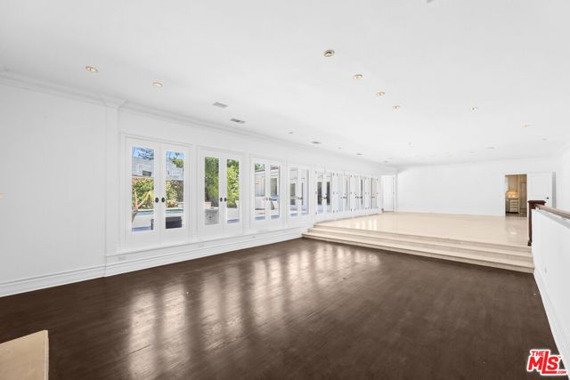 716 N Beverly Drive, Beverly Hills, CA 90210