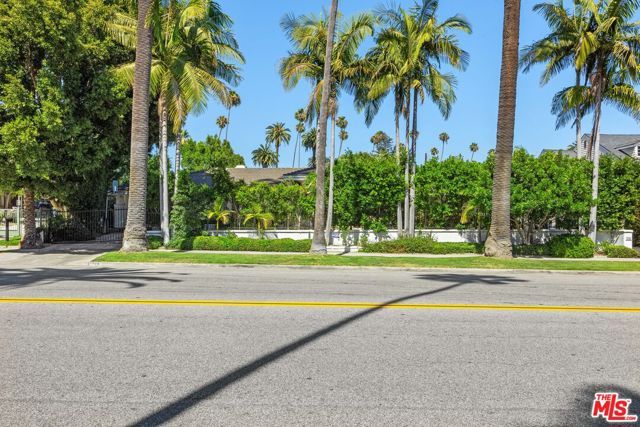 716 N Beverly Drive, Beverly Hills, CA 90210
