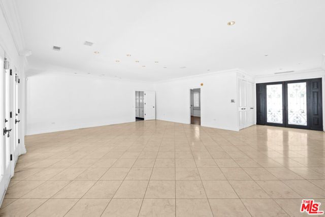716 N Beverly Drive, Beverly Hills, CA 90210
