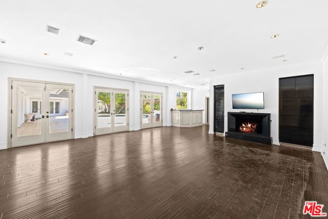 716 N Beverly Drive, Beverly Hills, CA 90210