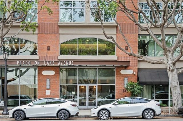 840 E Green 305, Pasadena, CA 91101