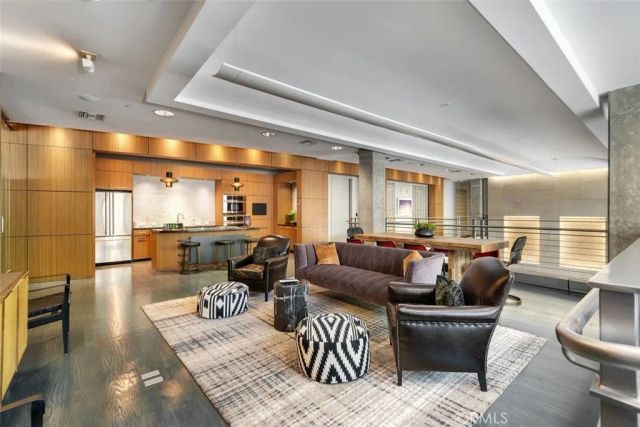 840 E Green 305, Pasadena, CA 91101