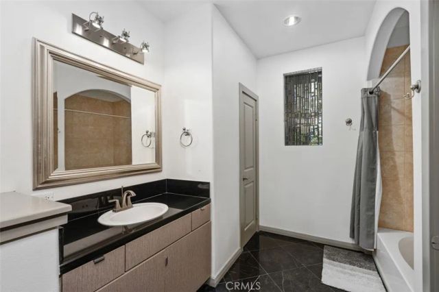 840 E Green 305, Pasadena, CA 91101