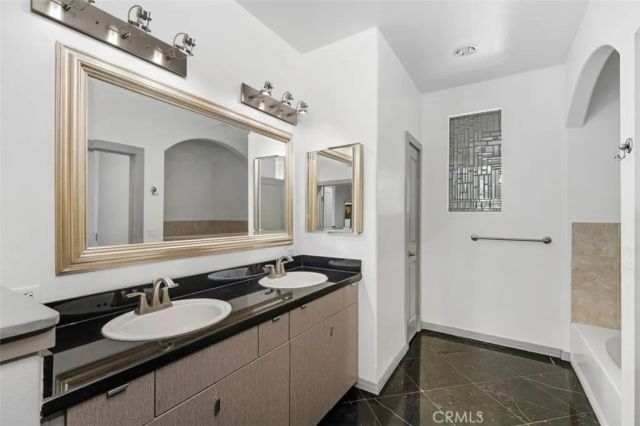 840 E Green 305, Pasadena, CA 91101