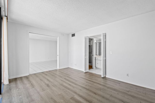 2425 Presidential Way 801, West Palm Beach, FL 33401