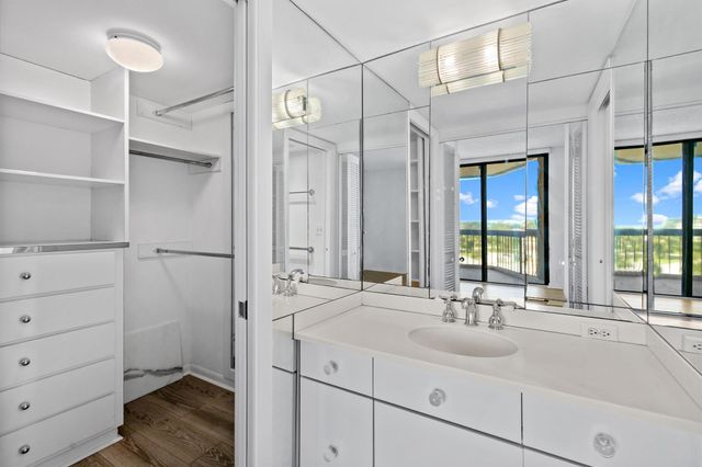 2425 Presidential Way 801, West Palm Beach, FL 33401