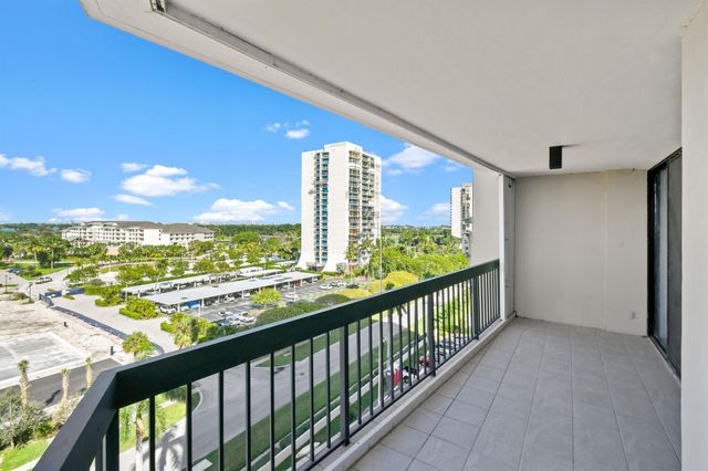 2425 Presidential Way 801, West Palm Beach, FL 33401