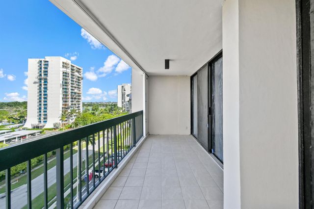 2425 Presidential Way 801, West Palm Beach, FL 33401