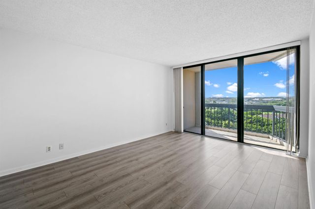 2425 Presidential Way 801, West Palm Beach, FL 33401