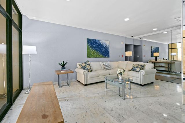 2425 Presidential Way 801, West Palm Beach, FL 33401