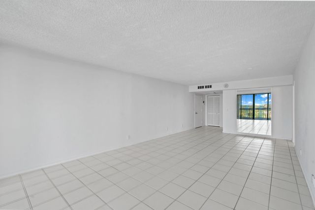 2425 Presidential Way 801, West Palm Beach, FL 33401